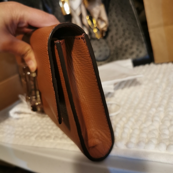 Clutch - Picture 5 of 6